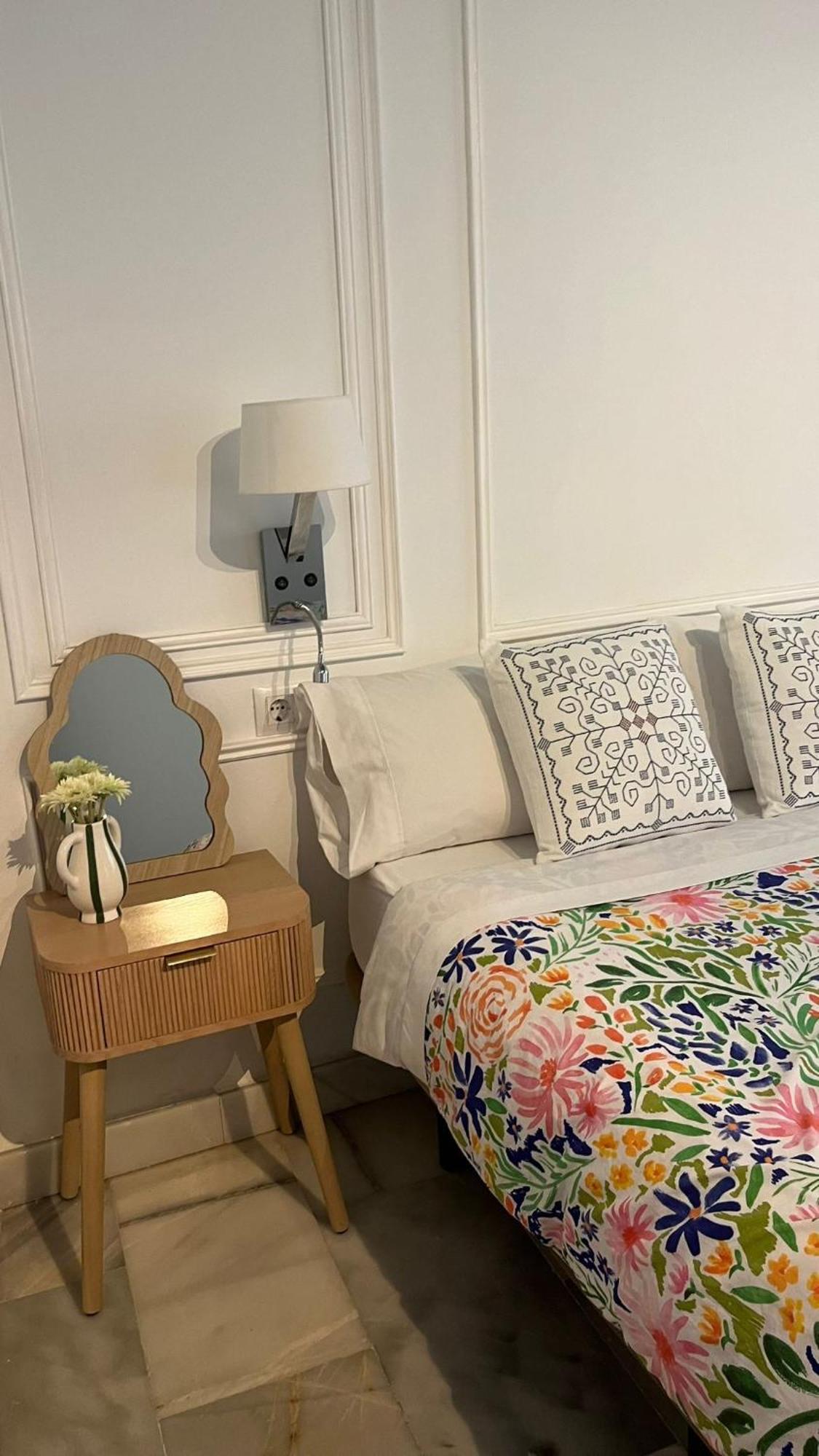 Apartamento En Casco Antiguo - Plaza De La Gavidia Севилья Экстерьер фото